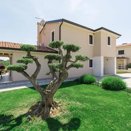 Ferienhaus Moderne Stefany Mit Pool Und Panoramablick Poreč
